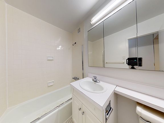 5th image of 1 Astor Pl APT 2D