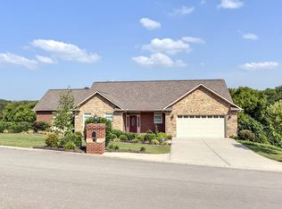 190 Hill Top Dr, Lenoir City, TN 37772