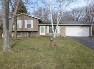 3520 River Bend Dr, Racine, WI 53404