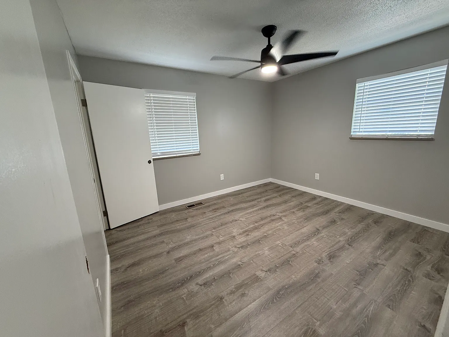 3 bed, 1.5 bath, 1144 sqft, $1,500 — Photo 3