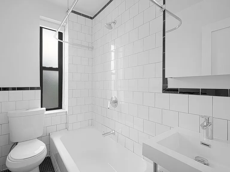 62 Leroy St #3C — Photo 8