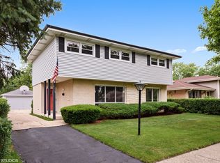 2016 Westview Dr, Des Plaines, IL 60018