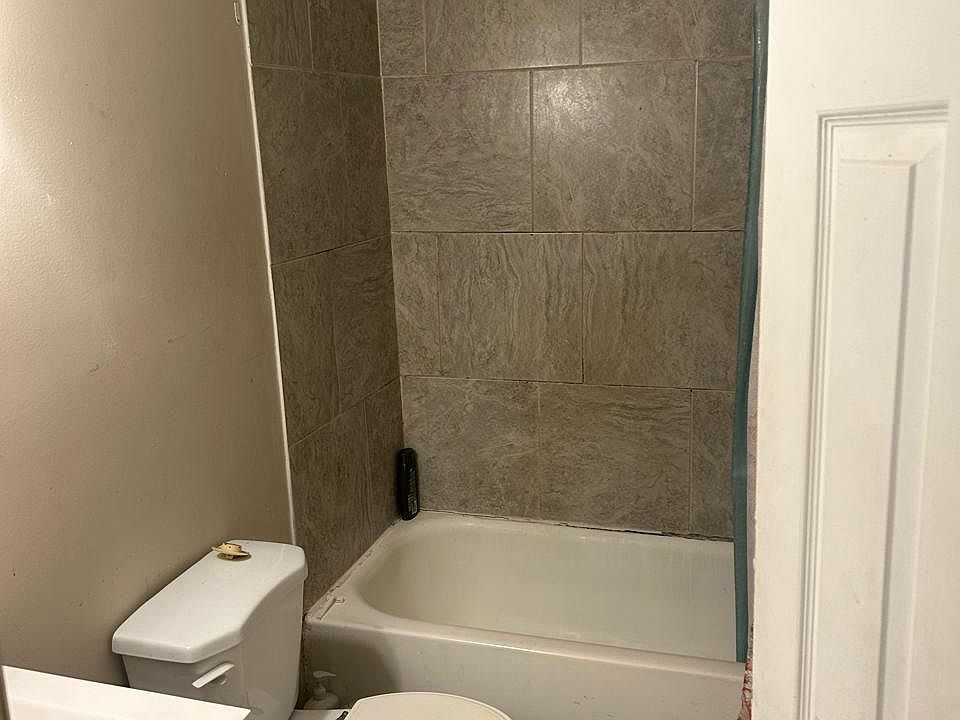 2nd image of 707 Garnet Dr