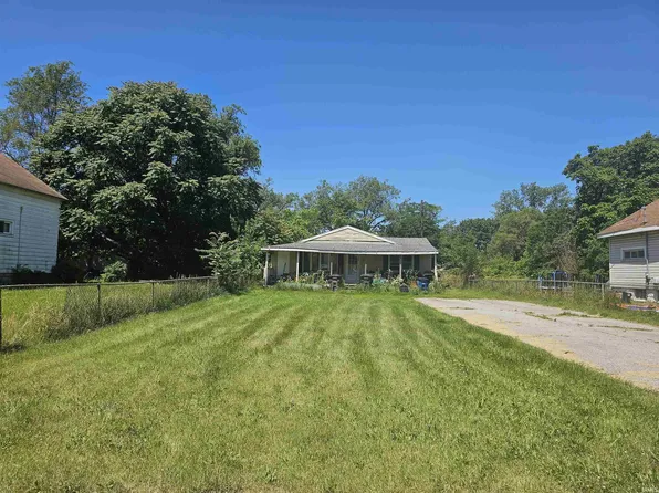 3656 Iowa St, Lake Station, IN 46405