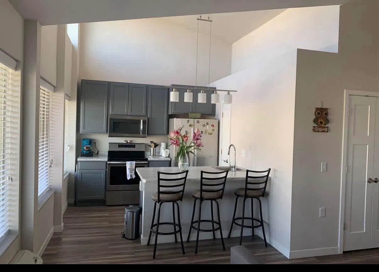 2 bed, 650 sqft, $1,600 — Photo 3