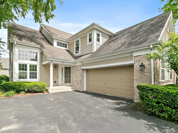 349 Hampton Ct, Crystal Lake, IL 60012