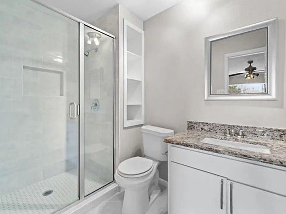 Bathroom master bedroom