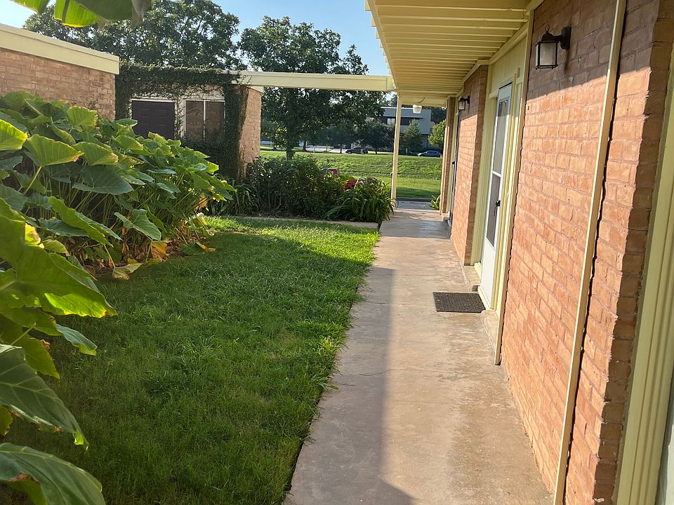 1st image of 3822 Glen Arbor Dr APT 8