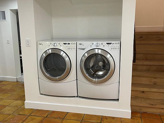 5th image of 3426 Franklin Ave