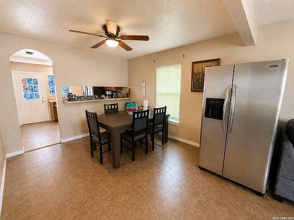 4th image of 807 SW 24th St