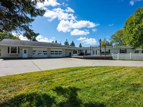 151 Woodsmen Dr NE, Alexandria, MN 56308