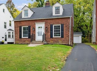 3750 Bainbridge Rd, Cleveland Heights, OH 44118