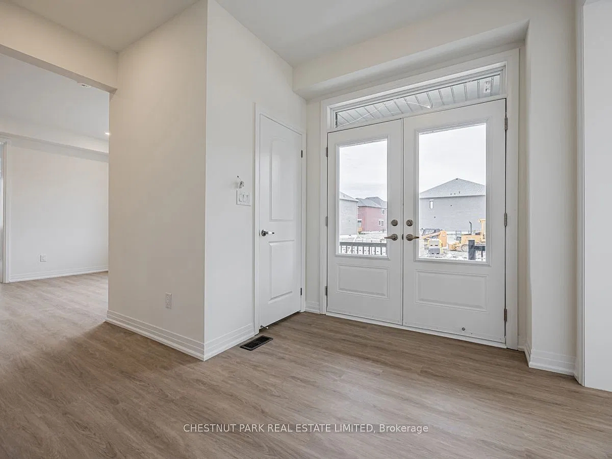 4 bed, $4,000 — Photo 3