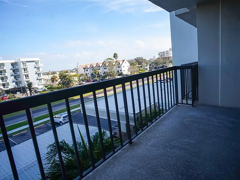 400 Island Way #308 — Photo 7