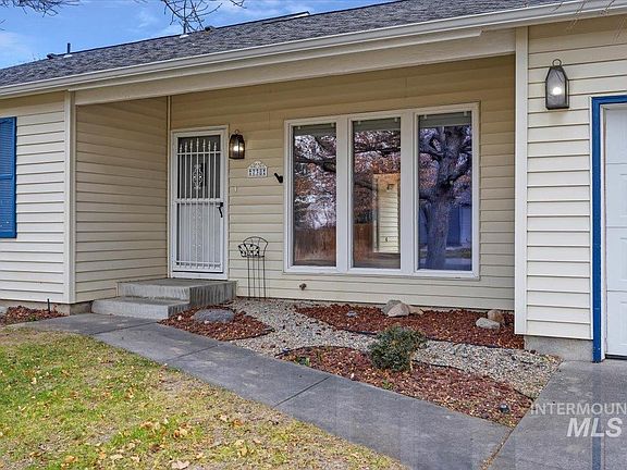 3rd image of 738 Aspenwood Ln