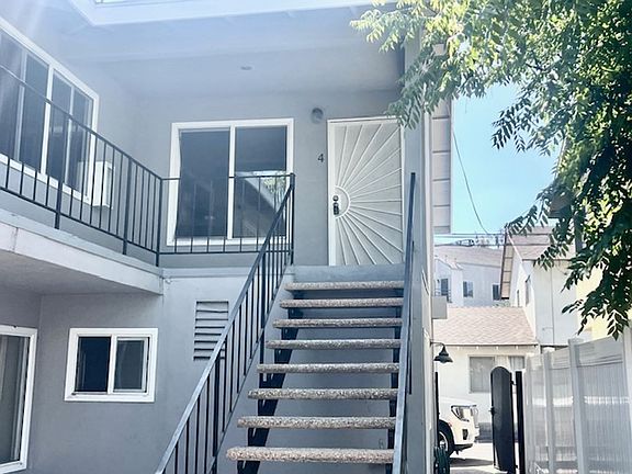 2nd image of 4142 Hathaway Ave APT 4