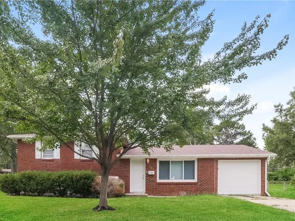 1105 NE 69th St, Gladstone, MO 64118