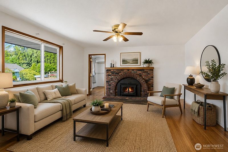 4th image of 404 60th ST SE