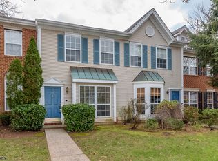 24 Hudson Ct, Franklin Park, NJ 08823