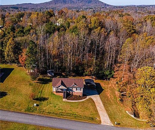 4th image of 1933 Bakers Glade Ln