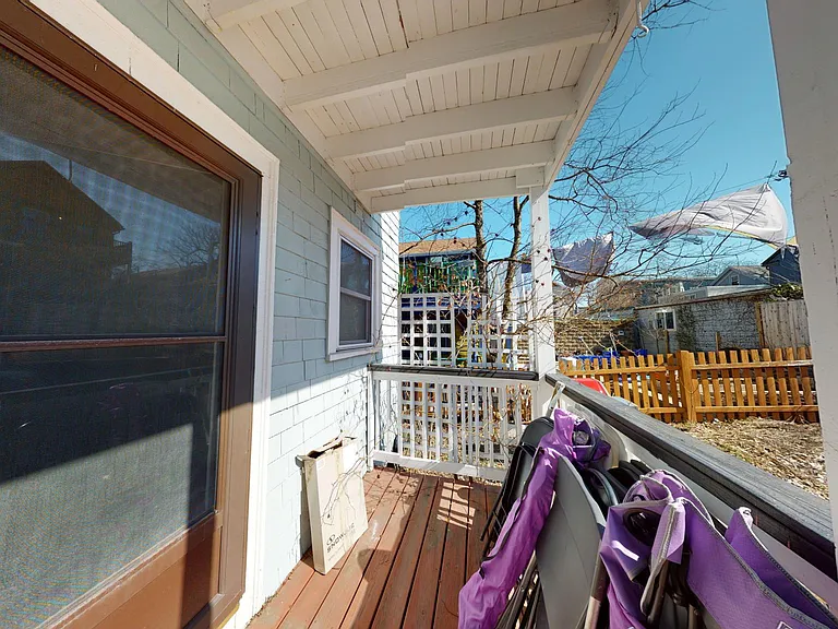 652 Green St — Photo 14