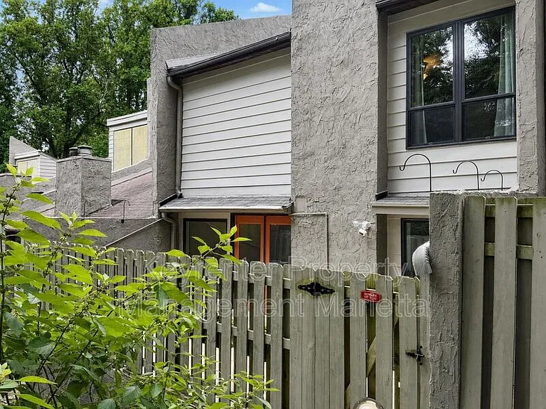 510 E Ponce De Leon Ave #N — Photo 19