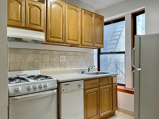 Rented by Crosstown Apartments NYC | media 14