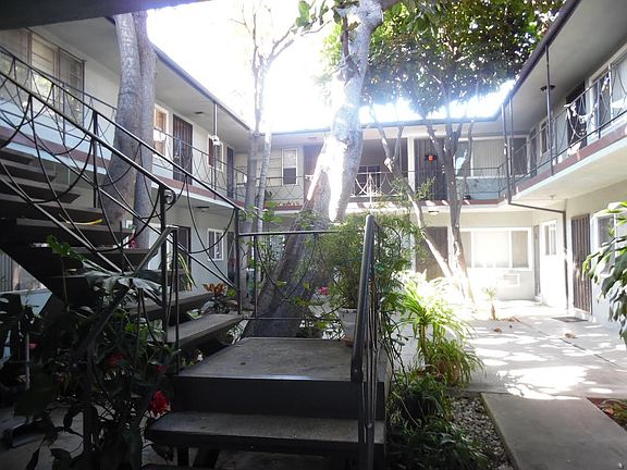 2nd image of 725 S New Hampshire Ave APT 12