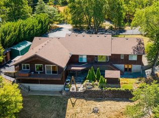 410 Lancelot Ln, Merlin, OR 97532