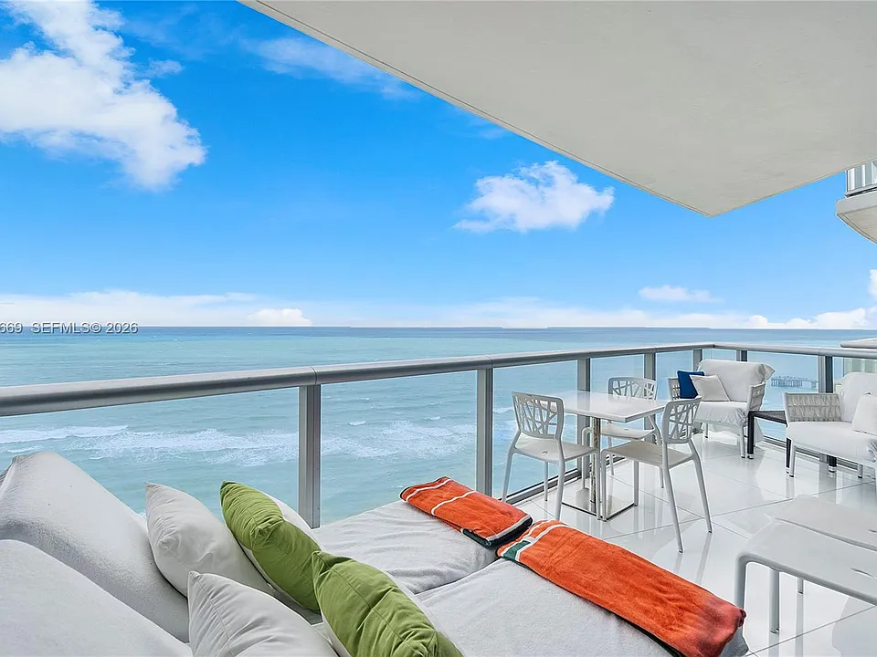 17001 Collins Ave #1703