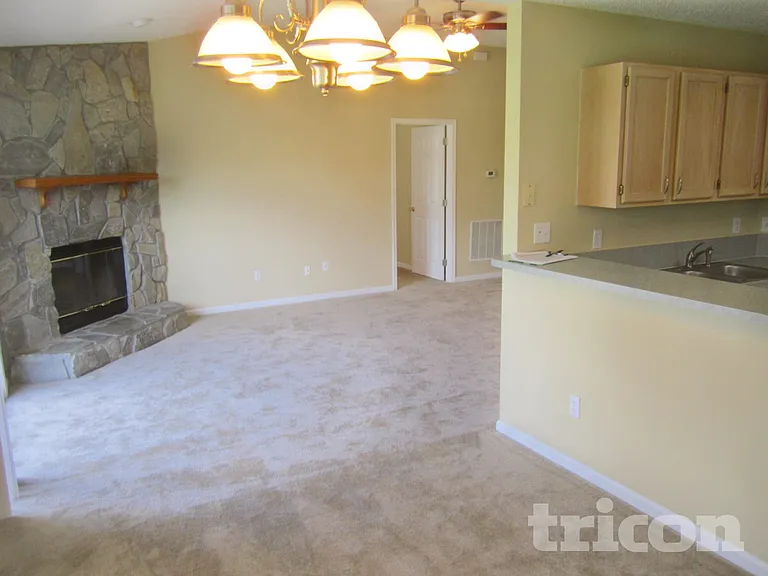 3042 Waters View Cir — Photo 5
