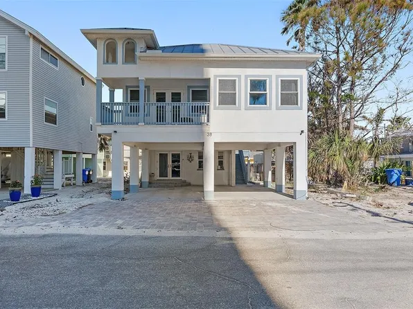 38 77th Ave, Treasure Island, FL 33706