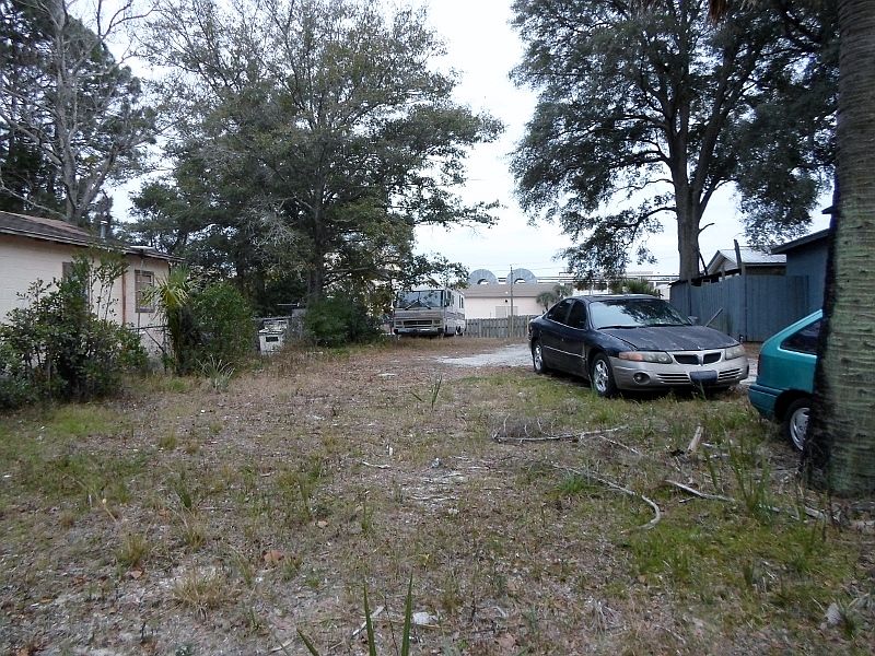 1st image of 8061/2 7th Ct E