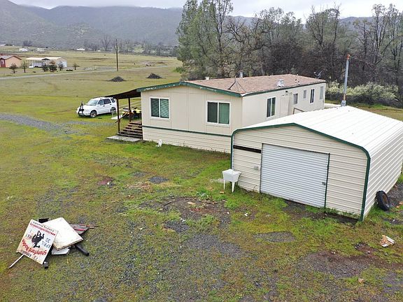 2nd image of 2435 Lakeview Loop