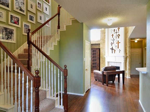 2nd image of 2053 Londonderry Dr
