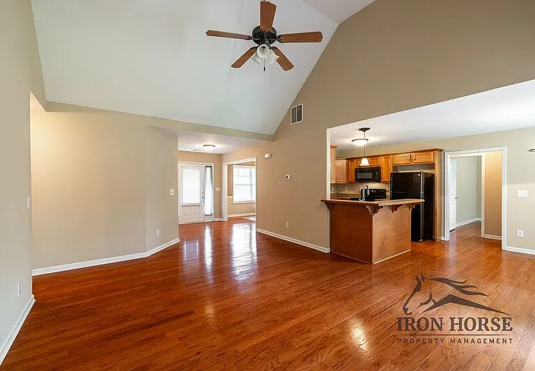 285 Finch Way — Photo 10