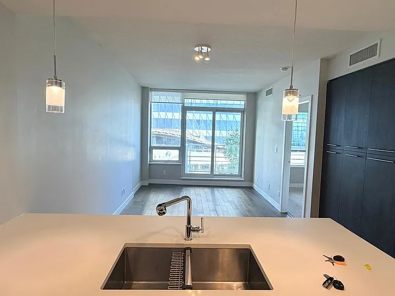655 W 41st Ave #303 — Photo 3