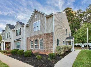 727 Plaza Walk Dr, Charlotte, NC 28215