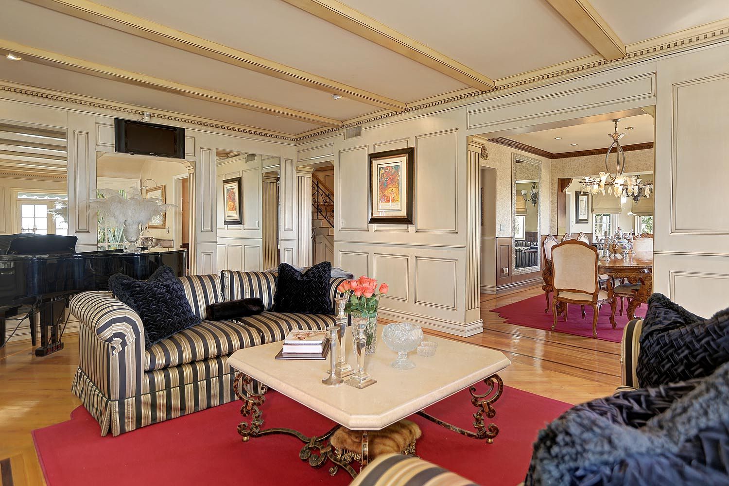 8233 Roxbury Rd, Los Angeles, CA 90069 Zillow