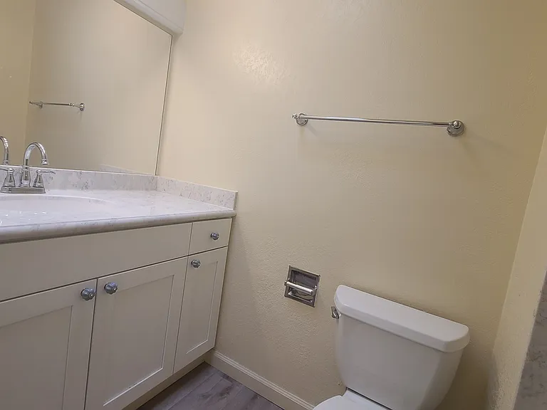 131 Elm St — Photo 20