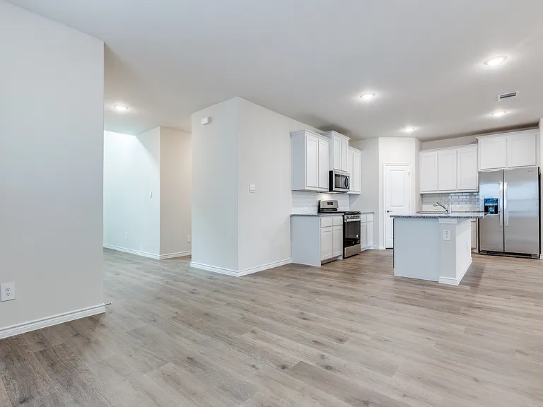 240 Kistler Dr — Photo 6