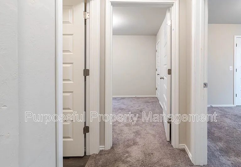 11608 NW 95th St — Photo 23