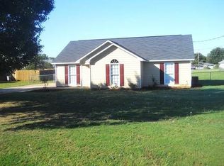 24 Fallowfield Dr, Fort Mitchell, AL 36856