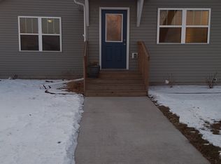 810 25th St N, Fargo, ND 58102