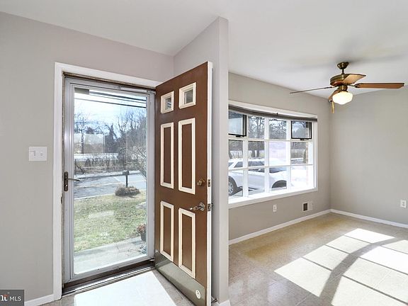 3rd image of 6502 Old Sandy Spring Rd