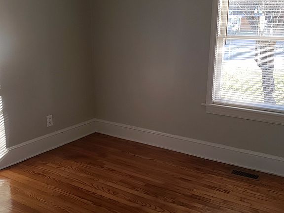5th image of 1011 E 10th St