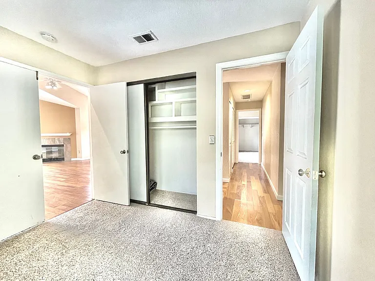 11329 Avenida De Los Lobos #G — Photo 16