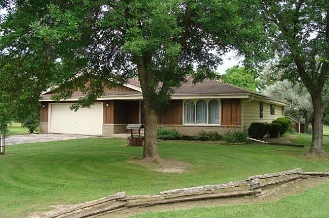 1st image of 464 S Meadow Ct