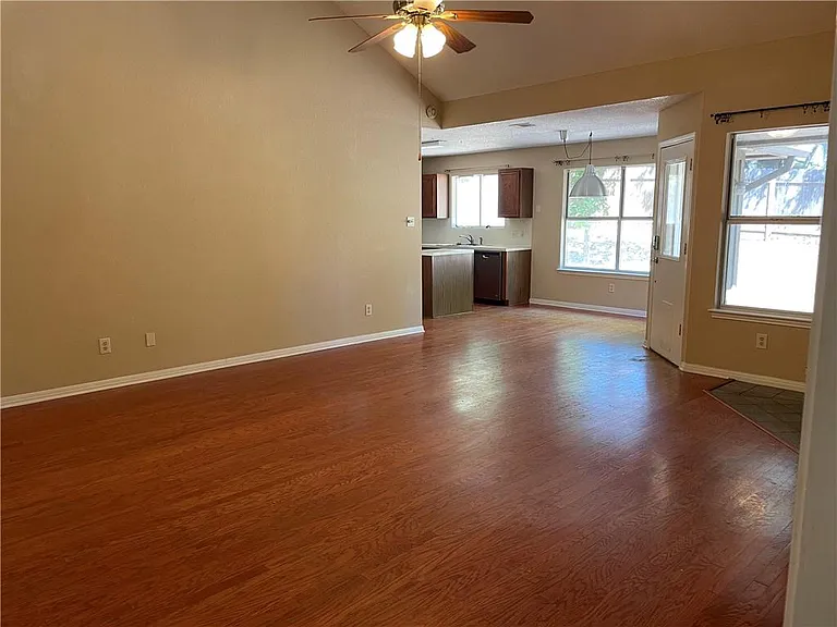 8003 Willet Trl — Photo 8
