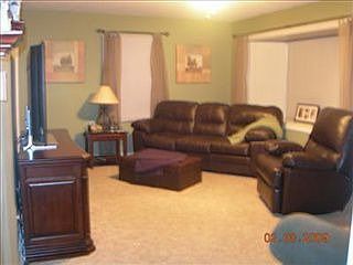 3rd image of 1811 Campbell St